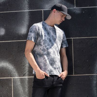 Batik dye tee Thumbnail